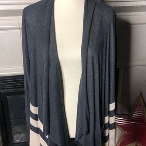 Heart loom gray and tan lounge cardigan.